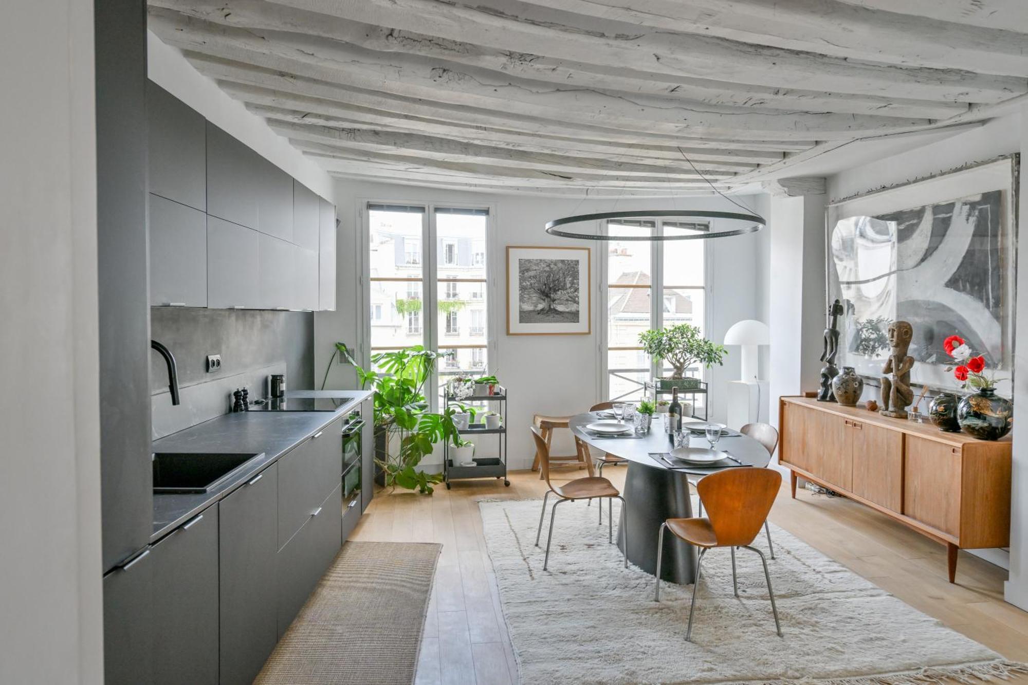 Stunning One-bedroom, Marais - Place Des Vosges Appartement Parijs